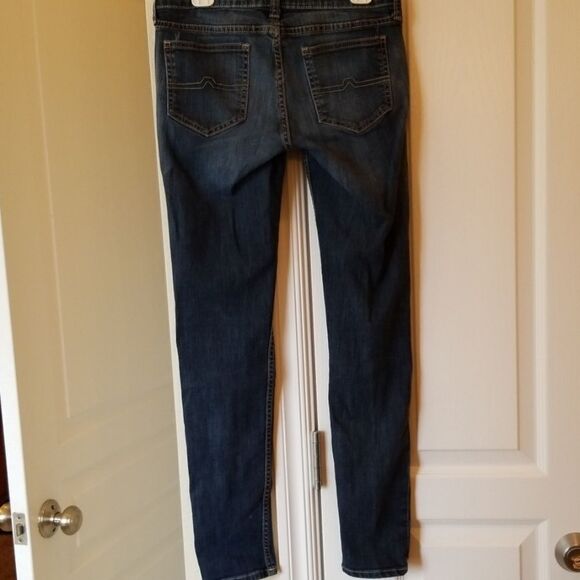 Jeans  - Picture 2 of 3